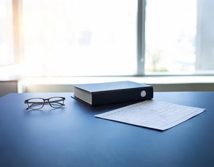 Independent computer glasses sourcing desk without factory floor claims